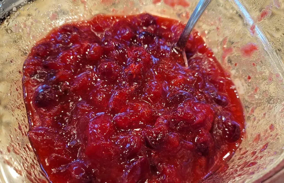 Easy Homemade Cranberry Sauce with Orange Zest 🍊✨