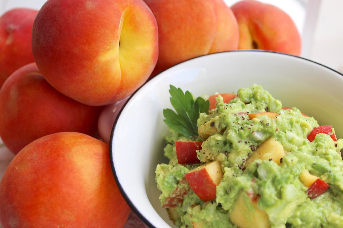 กัวคาโมเลสูตรเพอร์เฟกต์ – วัตถุดิบง่ายๆ เทคนิคระดับมือโปร! 🥑 preparation step 1