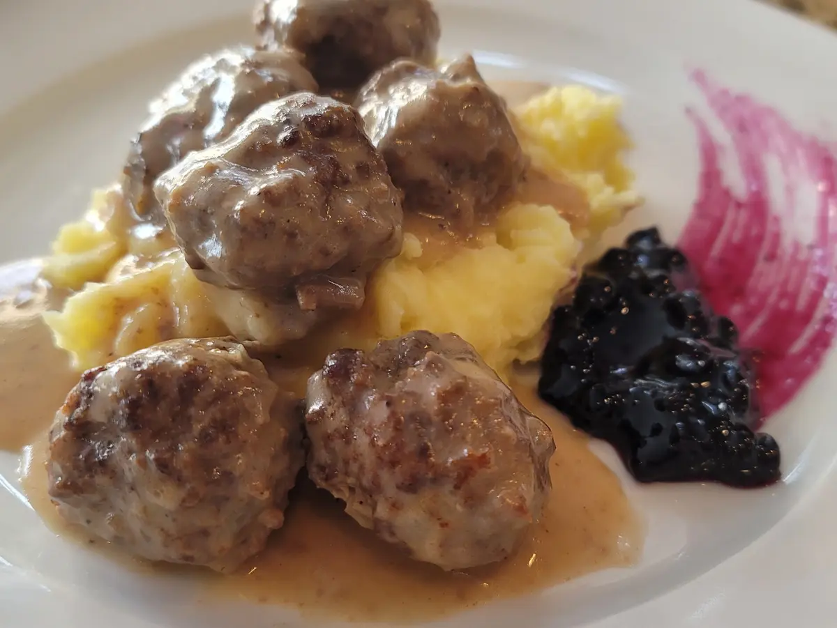 Swedish Meatballs – Tender, Savory, and Totally Irresistible!