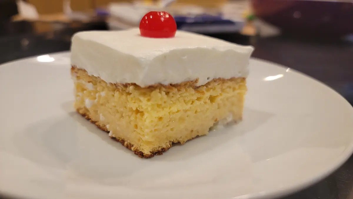 Perpektong Tres Leches Cake – Magaan, Malambot, at Sobrang Sarap!
