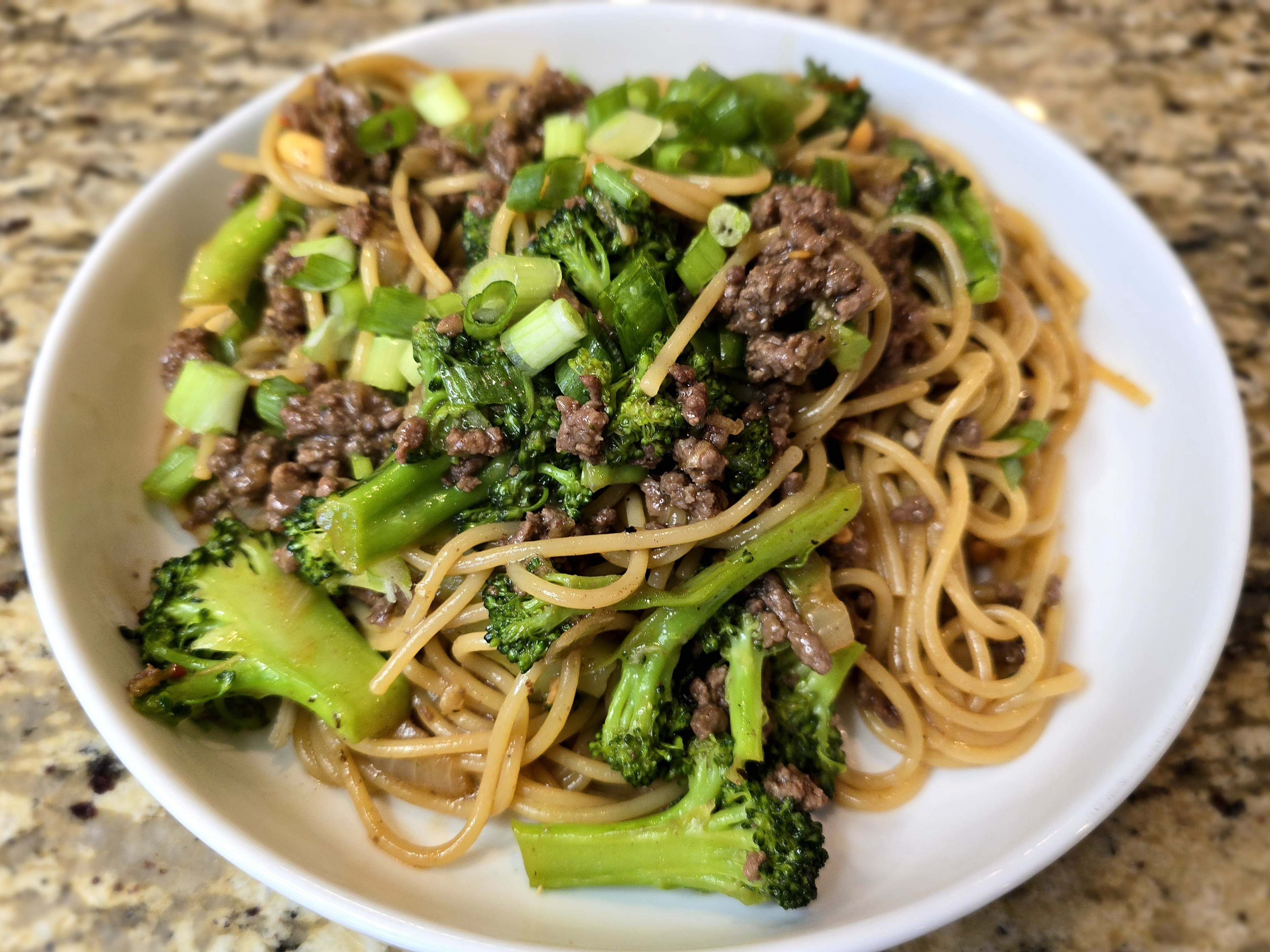 لحم البقر والبروكلي المقلي – طري وغني بالنكهة preparation step 1