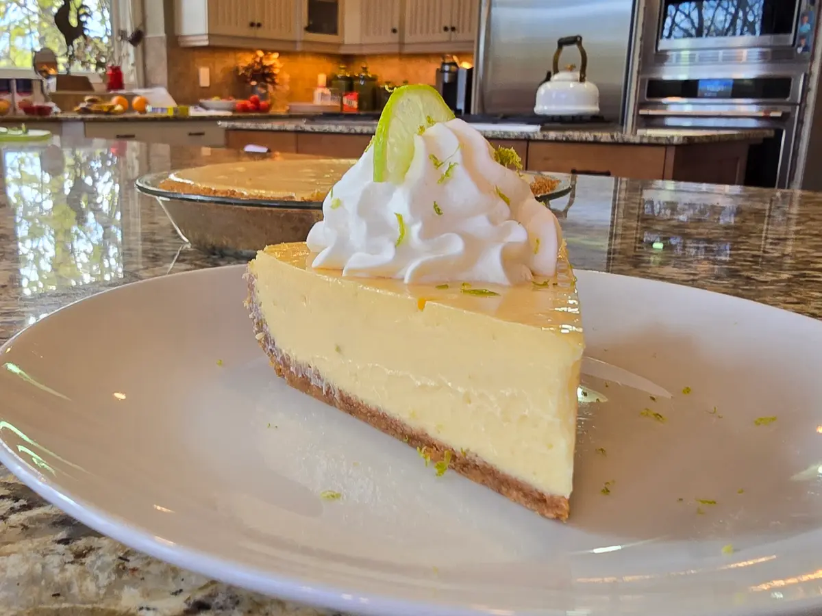 Classic Key Lime Pie – Silky Perfection