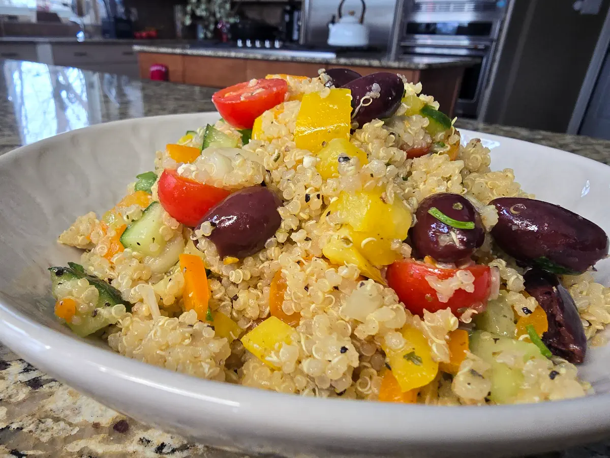 The Perfect Greek Quinoa Salad: Fresh, Flavorful, and Balanced