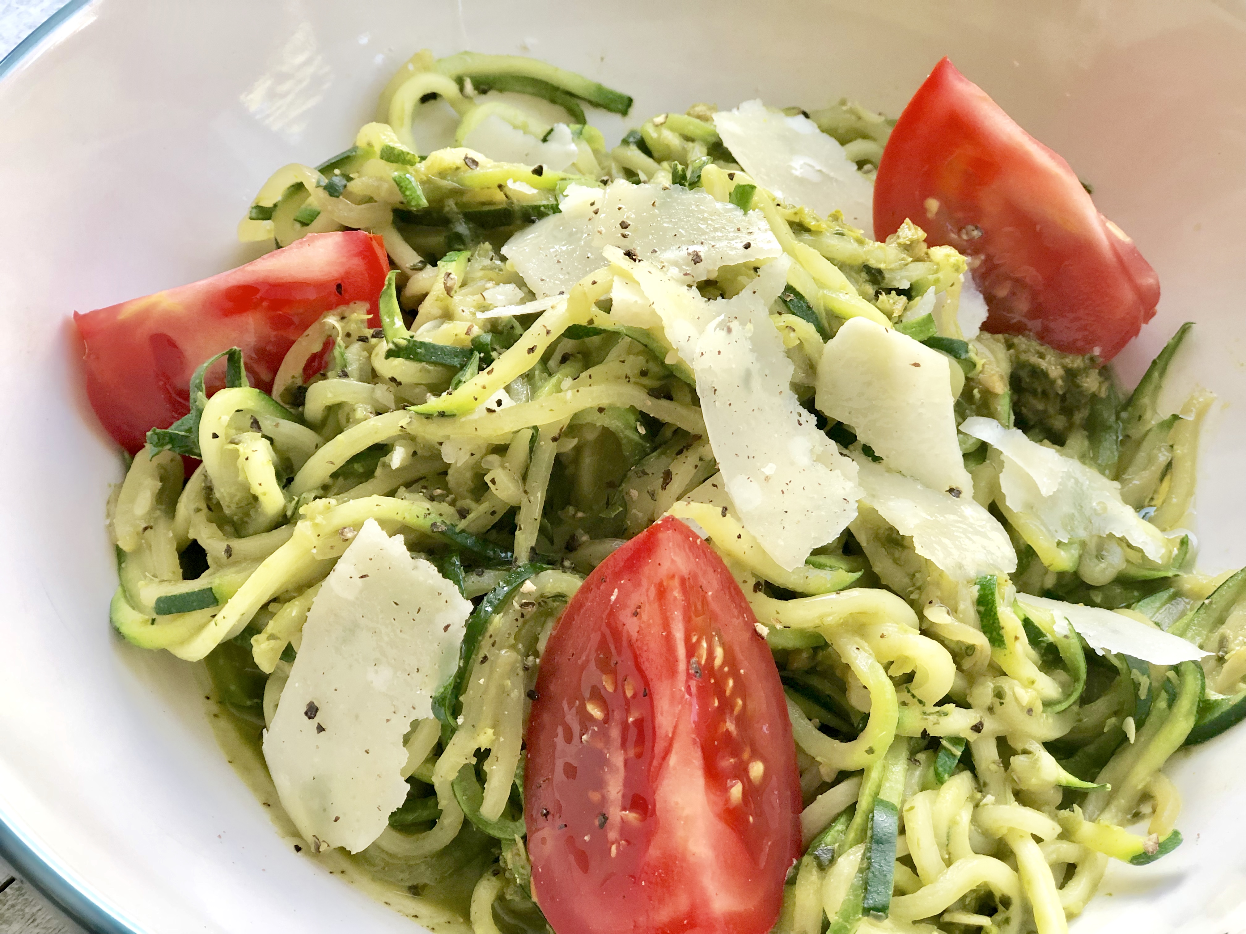 Mì Zucchini (Zoodles) với Sốt Pesto Rau Arugula 🌱